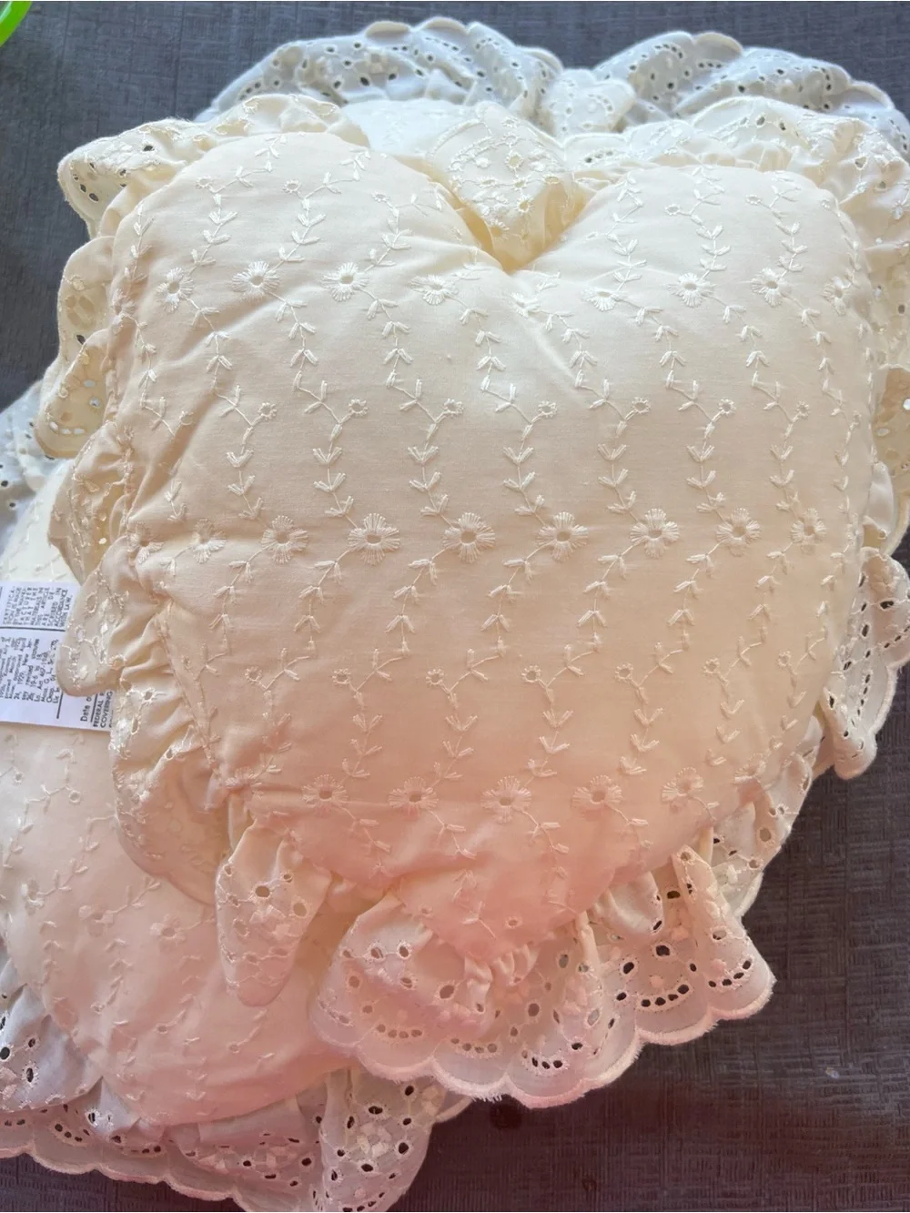 Heart-Shaped Eyelet Lace Decorative Pillow - Cream set of 3 brand new